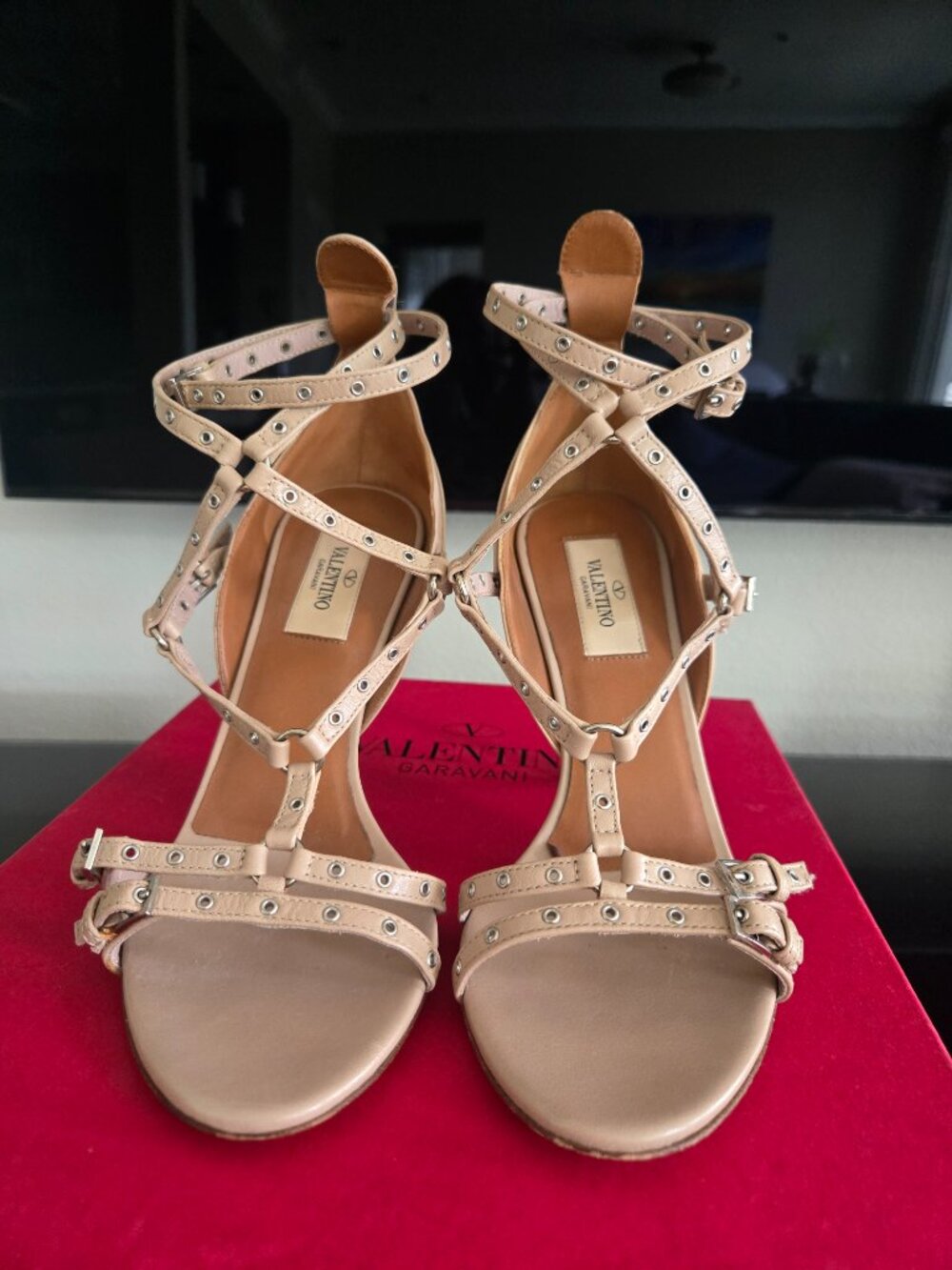 36M Valentino Garavani Cream Poudre Caged Leather Sandals P45 T100 OG Box